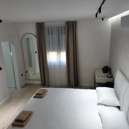 아파트 Sobe I Nada Soba 3 *